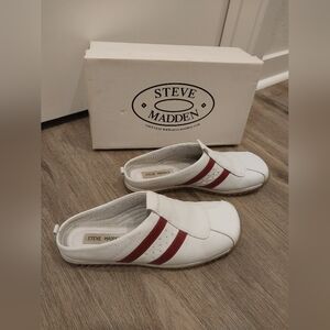 RARE! Steve Madden Y2K Spiderr white leather slip-on sneaker - worn once!